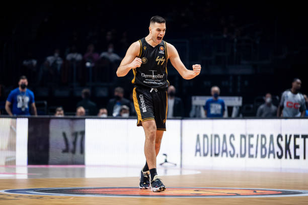 挥杆都展现 挥杆都展现