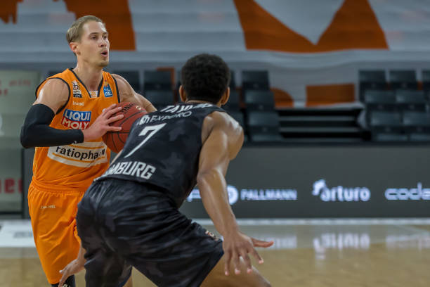 吸引了防守 吸引了防守