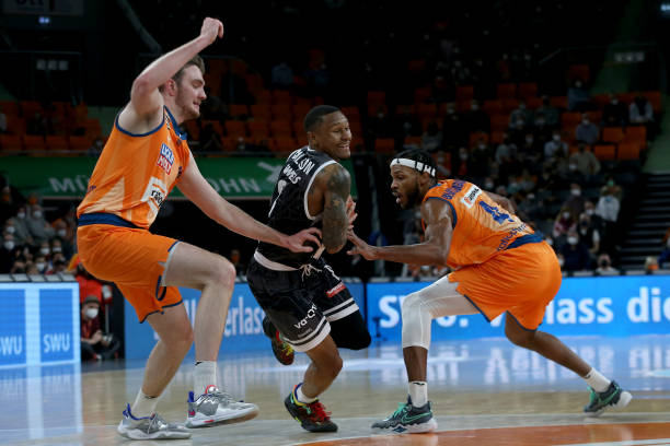 阴影看似遥 阴影看似遥